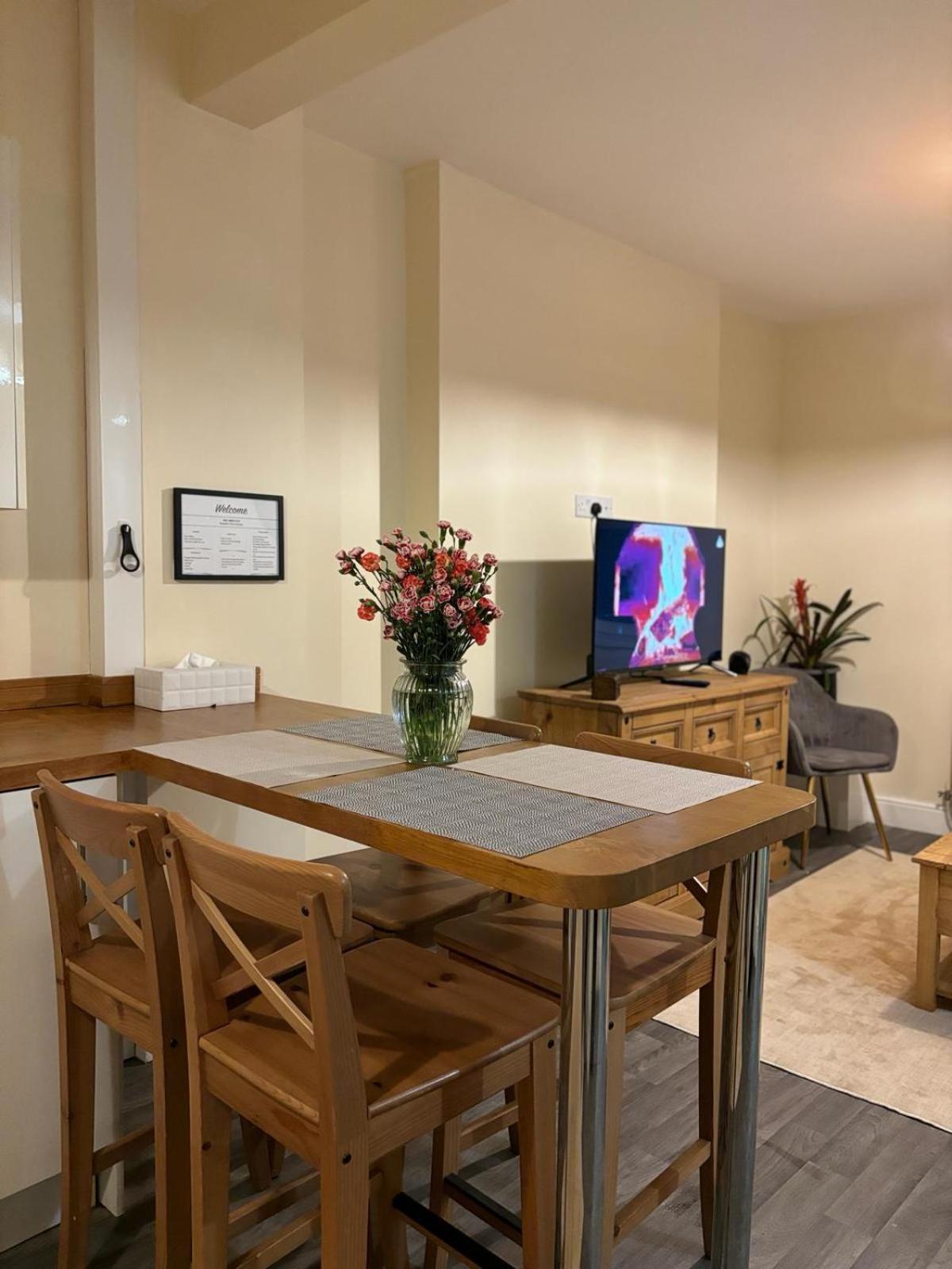 Cardiff/Pernath Home2 Экстерьер фото