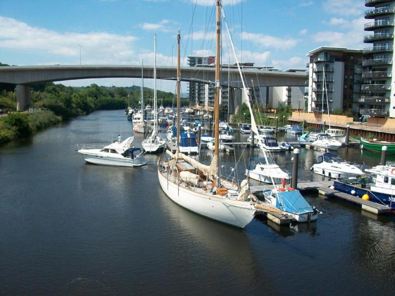 Cardiff/Pernath Home2 Экстерьер фото